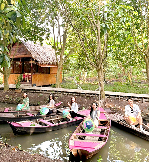 chup-anh-cung-song-nuoc-huu-tinh